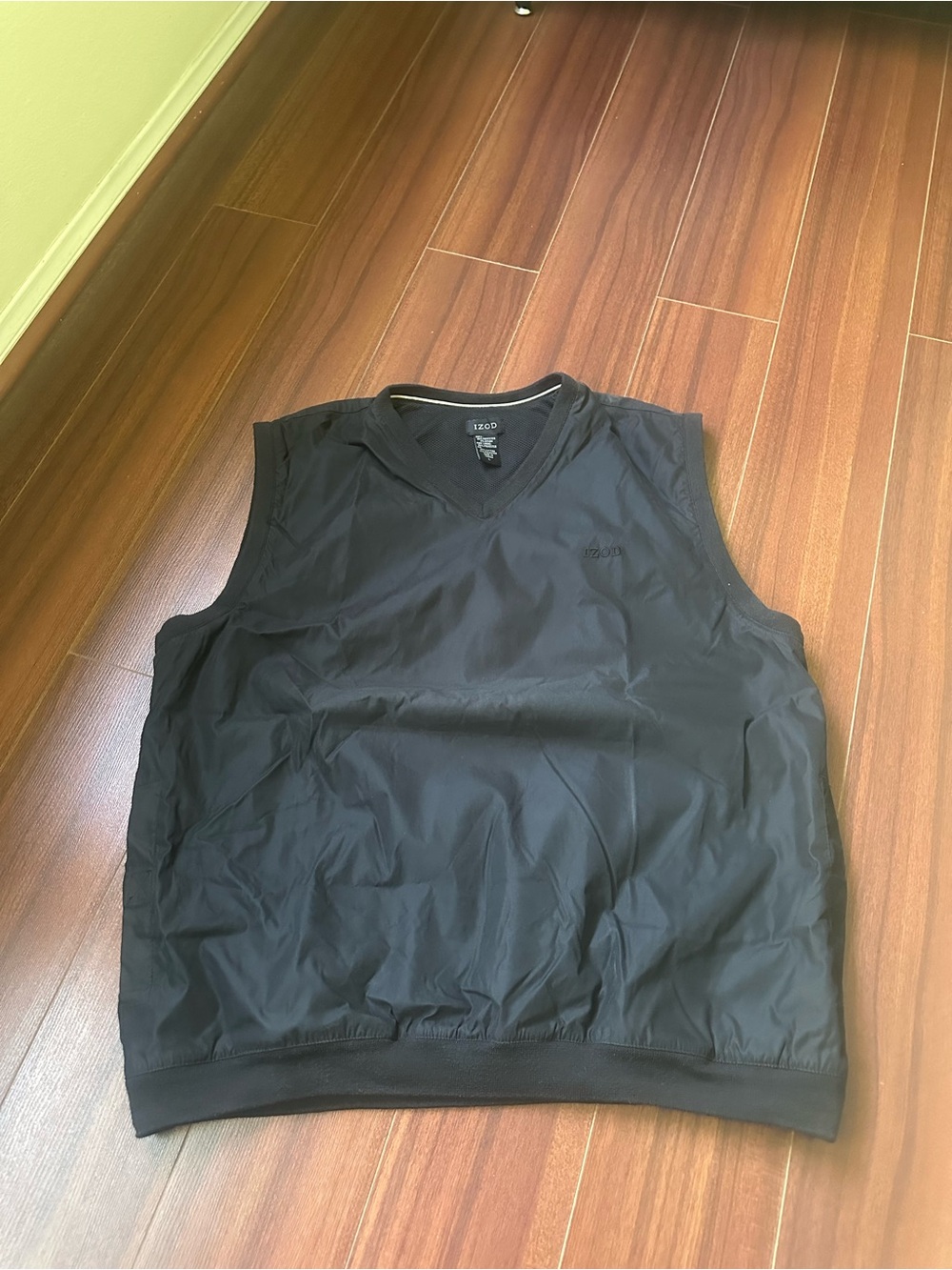 IZOD Black Men's V‑Neck Sleeveless Pullover Vest